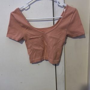 crop top color pink